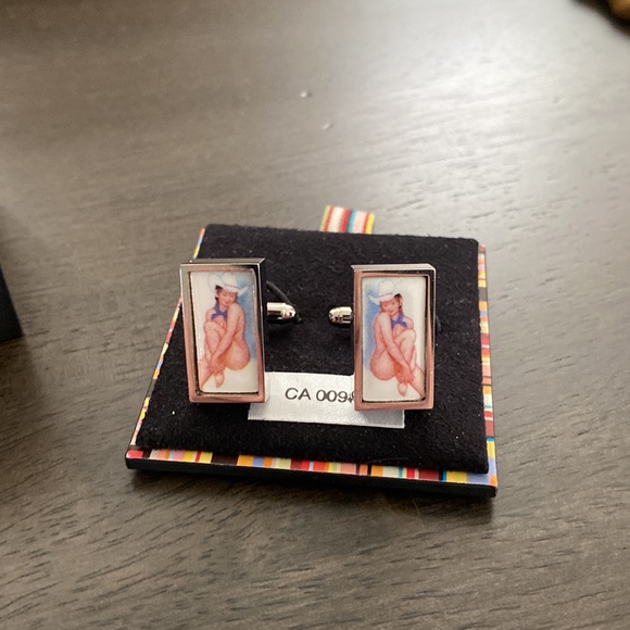 Paul Smith Naked Cowgirl Cufflinks - Picture 3 of 4